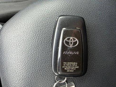 Used 2024 Toyota RAV4 XLE FWD image 30