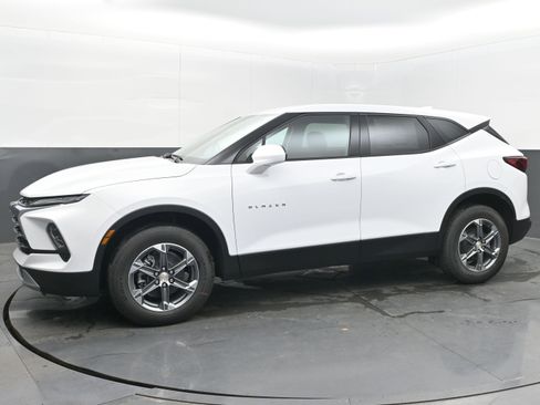 New 2026 Chevrolet Blazer LT FWD image 5