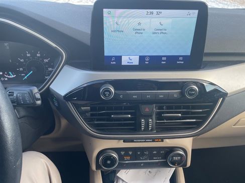 Used 2020 Ford Escape SEL image 13