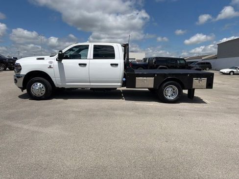 Used 2025 RAM 3500 Tradesman w/ Chrome Appearance Group AWD/4WD image 5