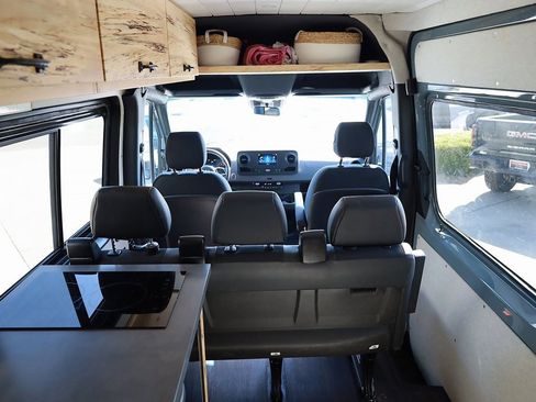 Used 2022 Mercedes-Benz Sprinter 2500 image 24