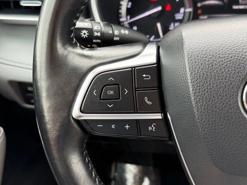 Used 2021 Toyota Highlander XLE AWD/4WD image 26