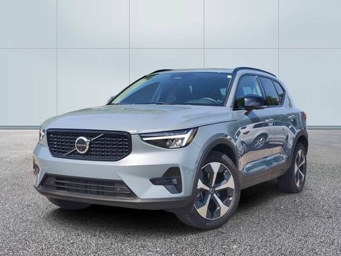 Certified 2023 Volvo XC40 B5 Plus w/ Driver Assist Package AWD/4WD image 1