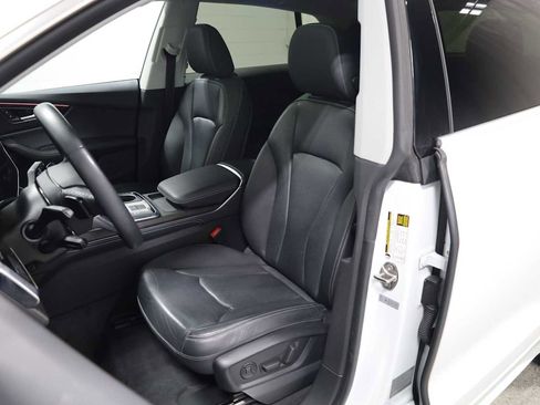 Used 2023 Audi Q8 Premium Plus w/ Premium Plus Package image 5