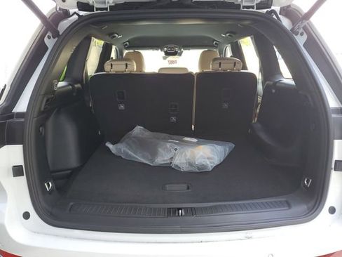 New 2025 Jeep Grand Cherokee Limited image 5