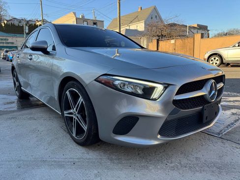 Used 2019 Mercedes-Benz A 220 4MATIC image 3