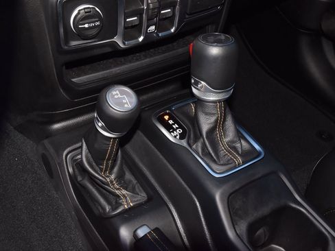 Used 2022 Jeep Wrangler Unlimited Sahara image 30