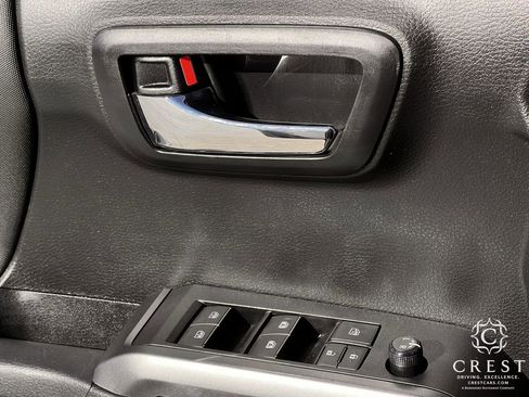 Used 2019 Toyota Tacoma TRD Off-Road image 22