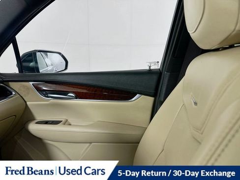 Used 2018 Cadillac XT5 Luxury w/ Driver Awareness Package image 26