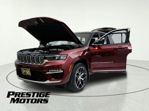 Used 2022 Jeep Grand Cherokee Summit AWD/4WD image 12