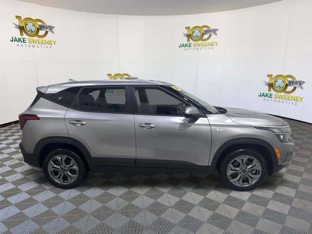 Used 2024 Kia Seltos LX AWD/4WD image 11