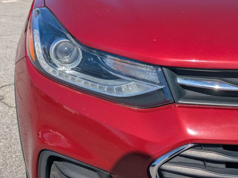 Used 2019 Chevrolet Trax LT w/ LT Convenience Package image 10