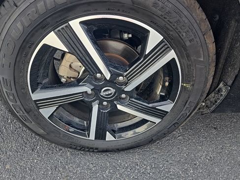 Used 2024 Nissan Sentra SV FWD image 36