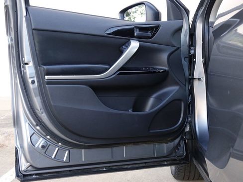 Used 2020 Mitsubishi Eclipse Cross LE image 35