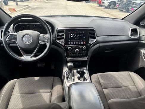 Used 2021 Jeep Grand Cherokee Freedom Edition RWD image 9