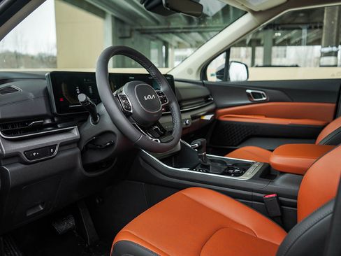 New 2026 Kia Carnival EX FWD image 19