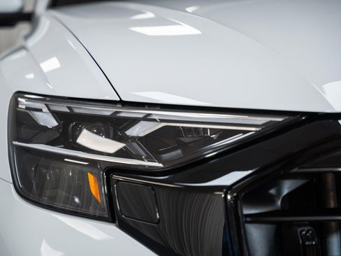 Used 2025 Audi Q8 Premium Plus AWD/4WD image 14