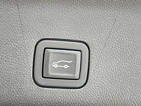 Used 2023 GMC Yukon XL AT4 w/ AT4 Premium Plus Package AWD/4WD image 22