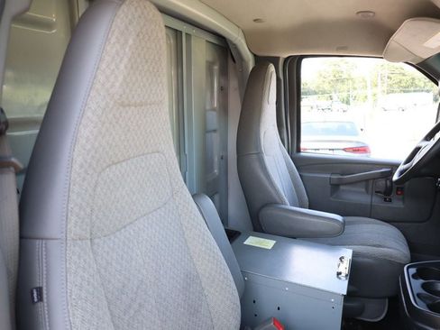 Used 2021 GMC Savana 3500 w/ Power Convenience Package RWD image 25