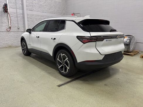 New 2026 Chevrolet Equinox EV LT image 5