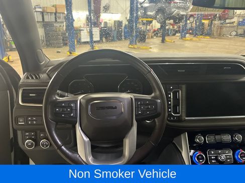 Used 2021 GMC Yukon Denali w/ LPO, Illumination Package AWD/4WD image 17
