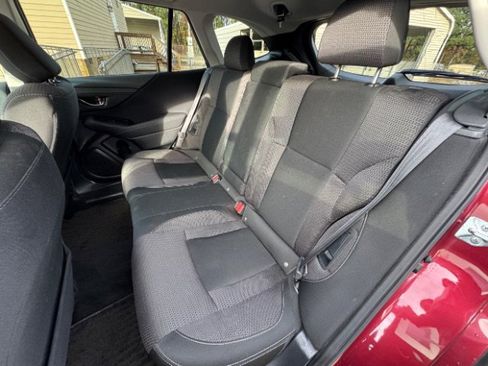 Used 2022 Subaru Outback Premium image 16