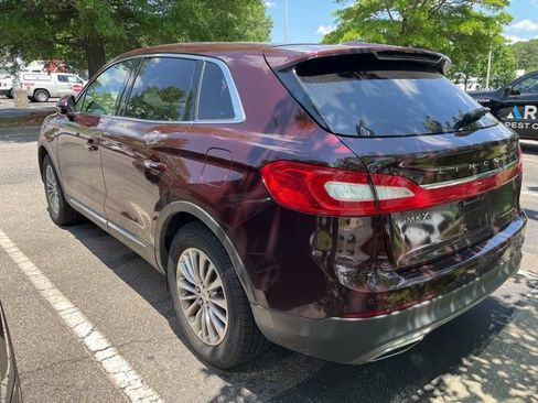 Used 2018 Lincoln MKX Select w/ Select Plus Package FWD image 11