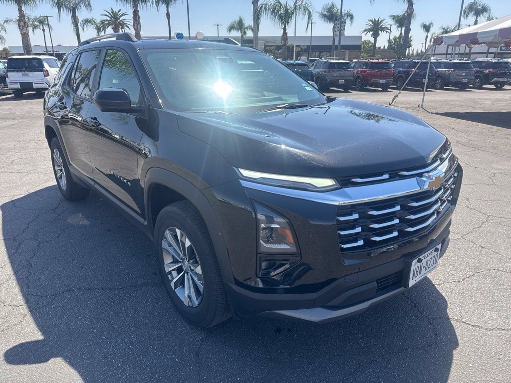 Used 2025 Chevrolet Equinox LT w/ Convenience Package II FWD image 5