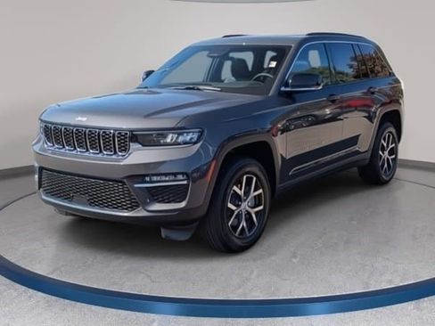New 2025 Jeep Grand Cherokee Limited RWD image 1
