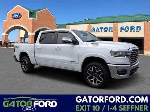 Used 2025 RAM 1500 Laramie AWD/4WD image 1