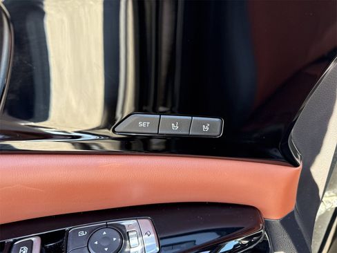 Used 2022 Kia Carnival SX image 40