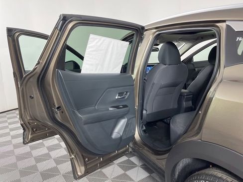 New 2026 Nissan Kicks SV w/ SV Premium Package image 39