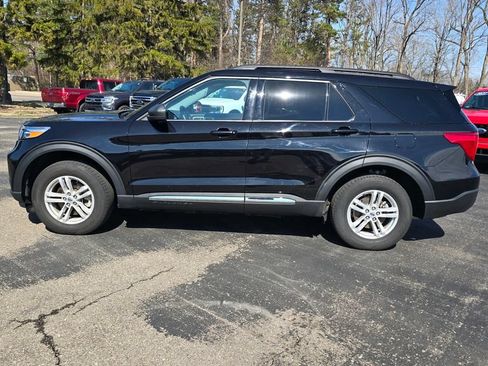 Certified 2023 Ford Explorer XLT w/ Equipment Group 202A AWD/4WD image 2
