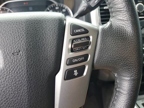 Used 2021 Nissan Titan SV w/ SV Convenience Package image 19