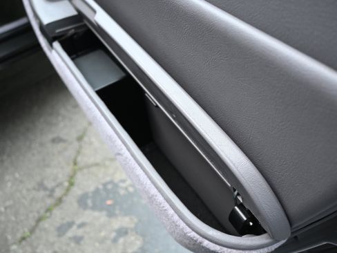 Used 1997 Porsche 911 Carrera 4 image 30