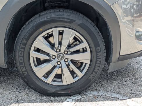 Used 2025 Nissan Pathfinder SV AWD/4WD image 13