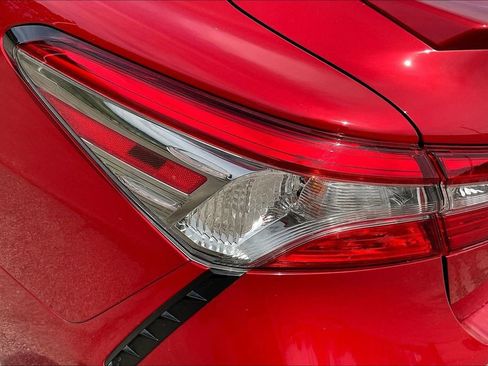 Used 2019 Toyota Camry SE FWD image 29