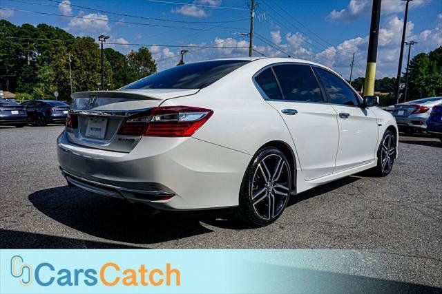 Used 2017 Honda Accord Sport image 11