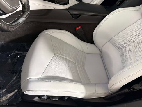 Used 2025 Chevrolet Corvette Z06 RWD image 30