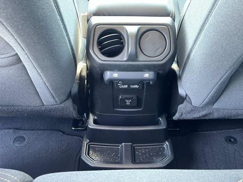 Used 2024 Jeep Wrangler Unlimited Sahara AWD/4WD image 16