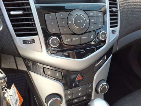 Used 2013 Chevrolet Cruze LT image 29