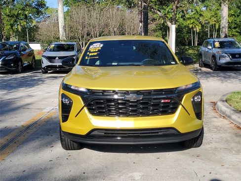 Used 2024 Chevrolet Trax RS w/ Driver Confidence Package image 2