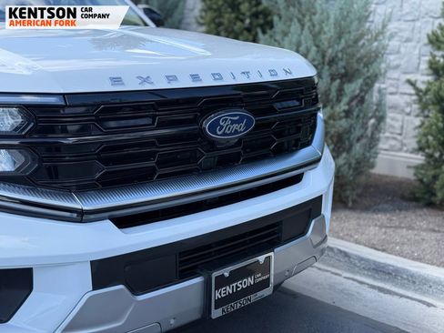 Used 2025 Ford Expedition Max Platinum AWD/4WD image 14