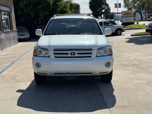Used 2006 Toyota Highlander Sport w/ Towing Prep Pkg FWD image 3