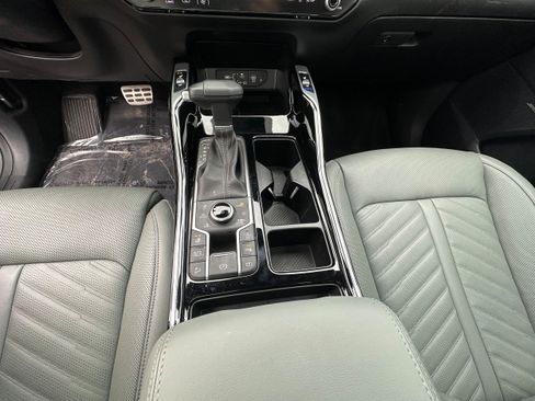 Used 2025 Kia Sorento SX Prestige w/ Sage Leather Package image 44