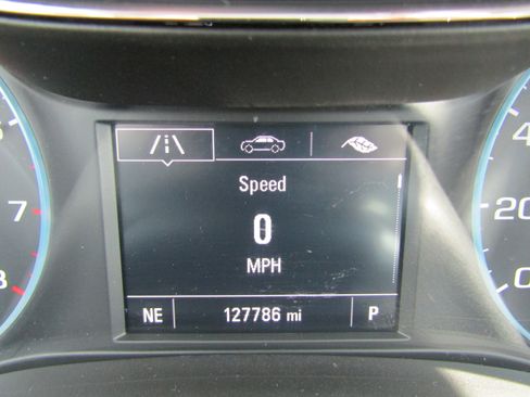 Used 2017 Chevrolet Cruze Premier image 19