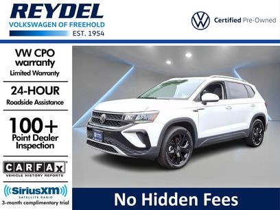 Used 2023 Volkswagen Taos SE w/ Panoramic Sunroof Package