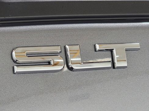 Used 2021 GMC Terrain SLT image 9