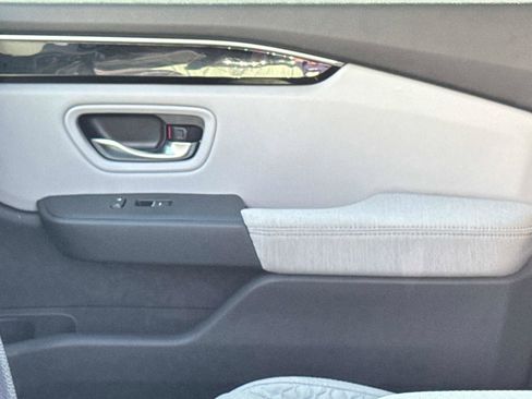 Certified 2023 Honda Pilot LX image 20