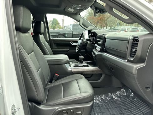 Used 2023 Chevrolet Silverado 1500 LTZ w/ Z71 Off-Road Package image 7